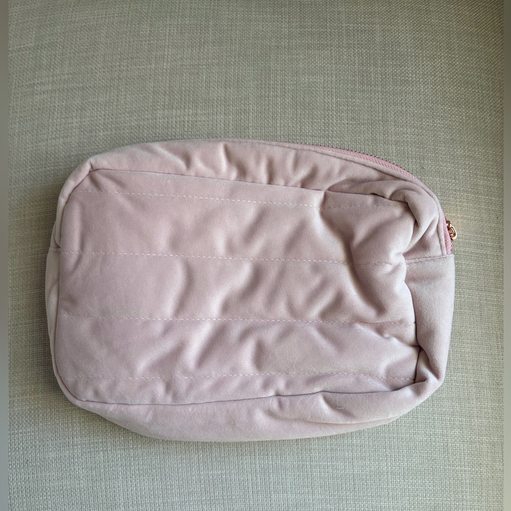 NWT iNNBeauty Limited Edition Blush Velvet Makeup Bag